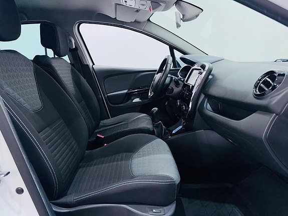 Renault Clio 6 of 19