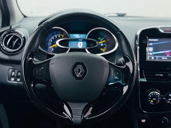 Renault Clio 16 of 19