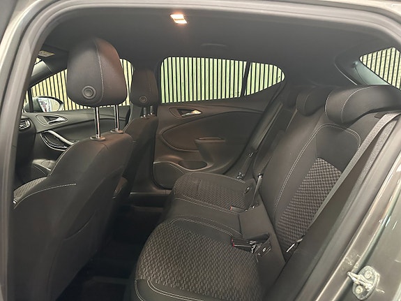 Opel Astra 12 of 13