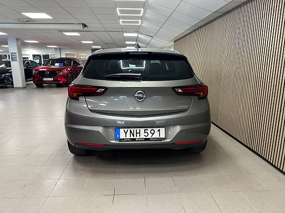 Opel Astra 4 of 5