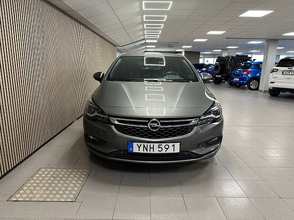 Opel Astra 2 of 5