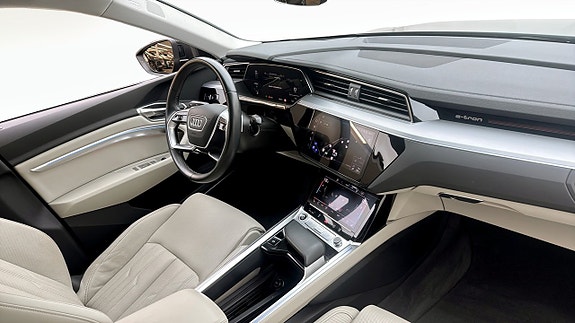 Audi Q8 12 of 26