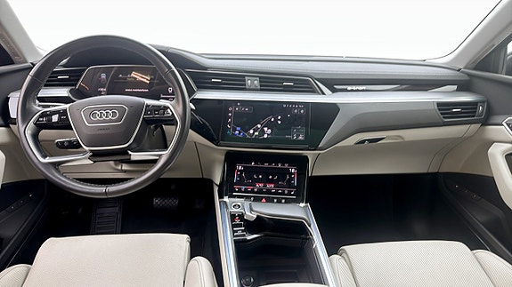 Audi Q8 11 of 26