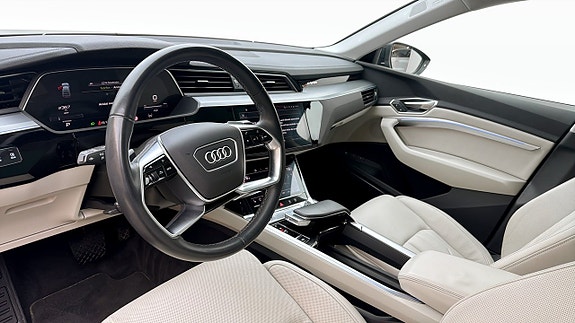 Audi Q8 7 of 26