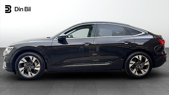 Audi Q8 2 of 26