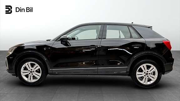 Audi Q2 2 of 5