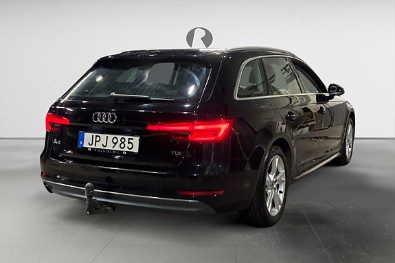 Audi A4 7 of 17