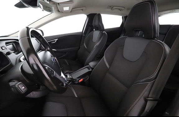 Volvo V40 3 of 10