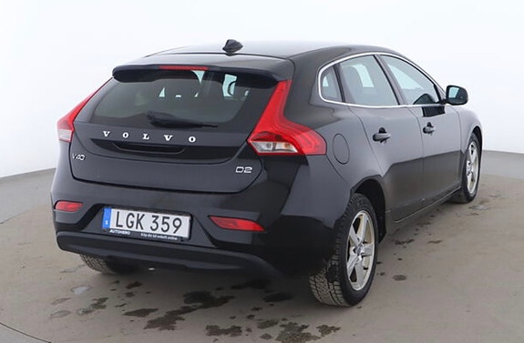 Volvo V40 2 of 10