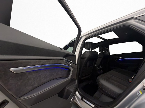 Audi e-tron 14 of 30
