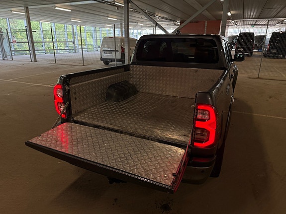 Toyota HiLux 29 of 29