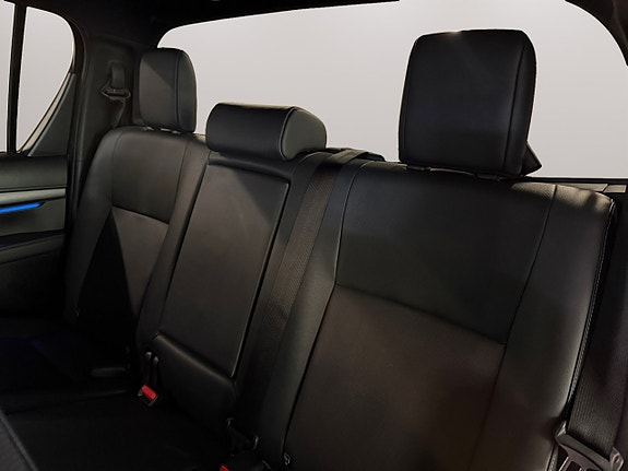 Toyota HiLux 11 of 29