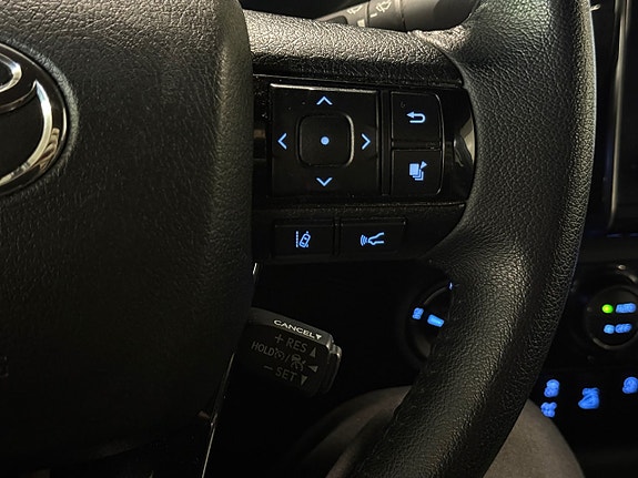Toyota HiLux 24 of 29