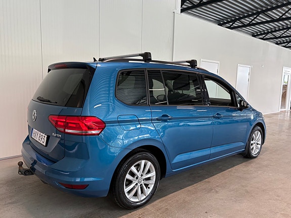 Volkswagen Touran 3 of 5