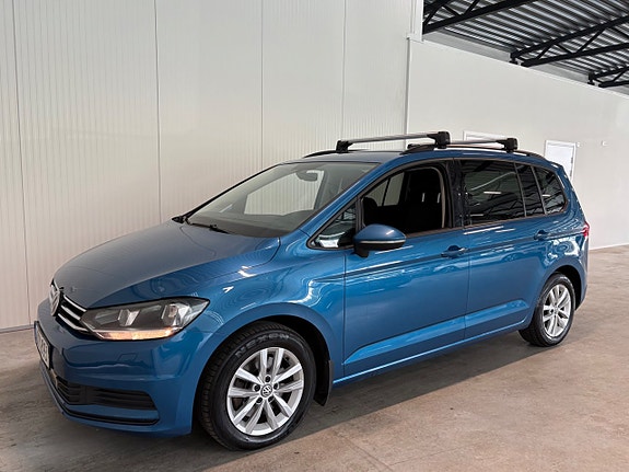 Volkswagen Touran 4 of 5