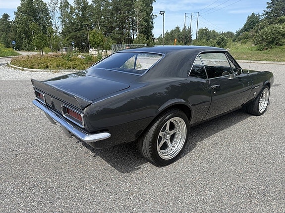 Chevrolet Camaro 2 of 5