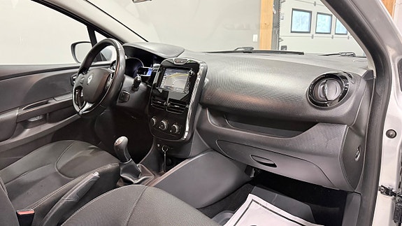 Renault Clio 10 of 17