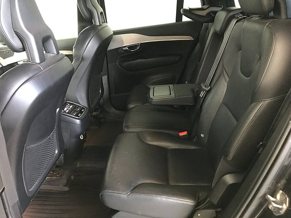 Volvo XC90 23 of 27