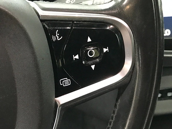 Volvo XC90 17 of 27