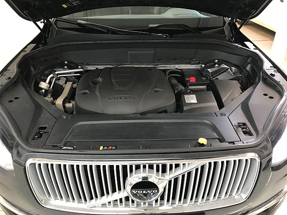 Volvo XC90 25 of 27