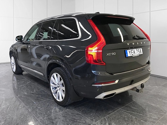 Volvo XC90 4 of 27
