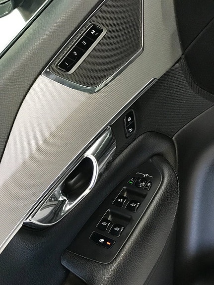 Volvo XC90 18 of 27