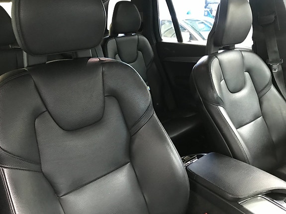 Volvo XC90 22 of 27