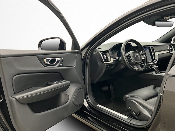 Volvo V60 13 of 30
