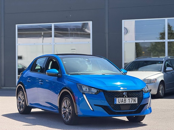 Peugeot e-208 4 of 5