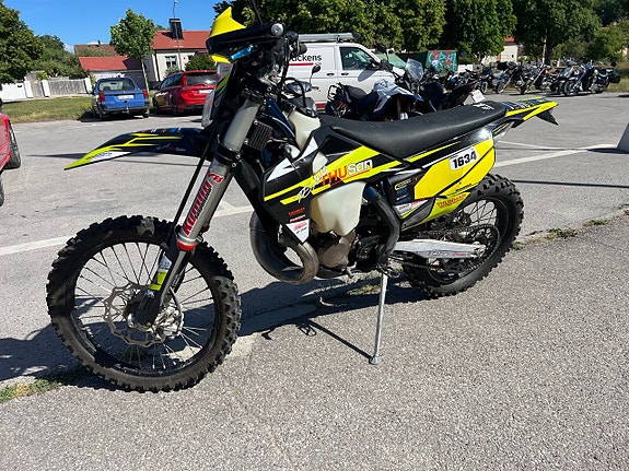 Husqvarna TE300i 4 of 5