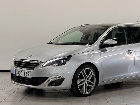 Peugeot 308 SW 4 of 5