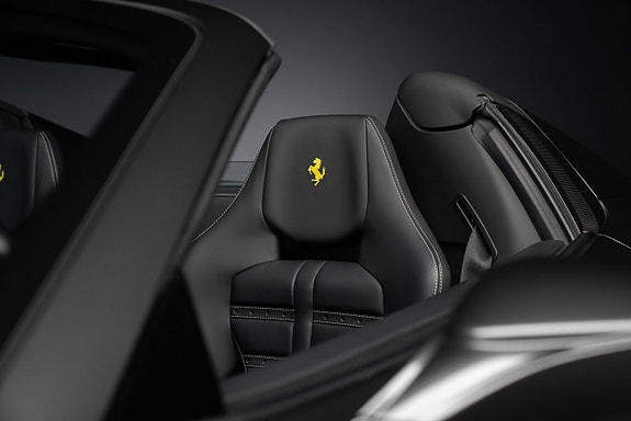 Ferrari 488 Spider 9 of 25