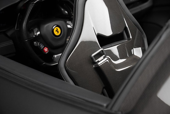 Ferrari 488 Spider 12 of 25