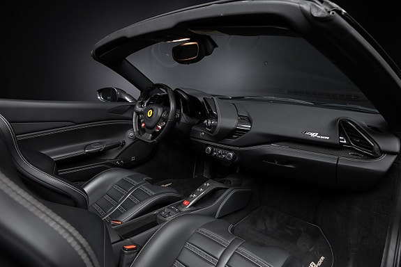 Ferrari 488 Spider 23 of 25