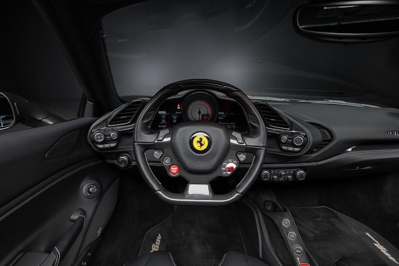 Ferrari 488 Spider 20 of 25