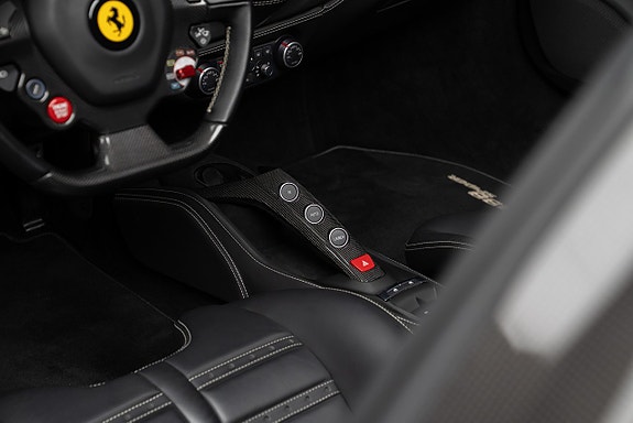 Ferrari 488 Spider 13 of 25