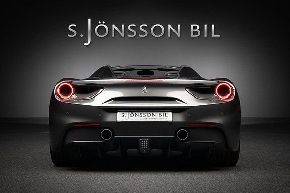 Ferrari 488 Spider 7 of 25