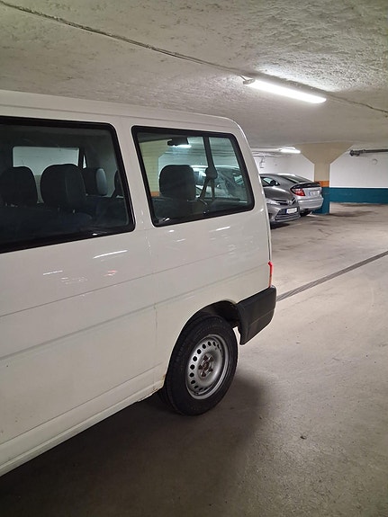 Volkswagen Caravelle 7 of 7