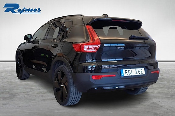 Volvo EX40 4 of 5