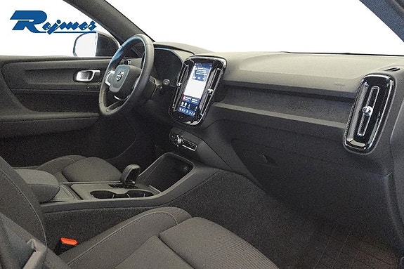 Volvo EX40 6 of 25