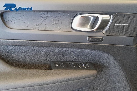 Volvo EX40 15 of 25