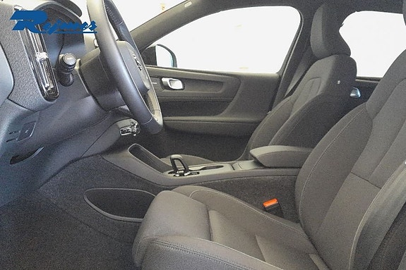 Volvo EX40 5 of 25