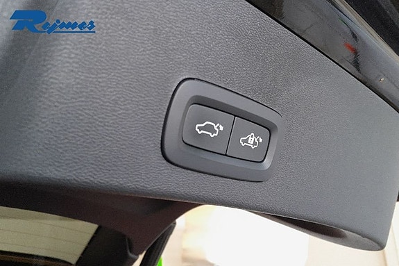 Volvo EX40 18 of 25
