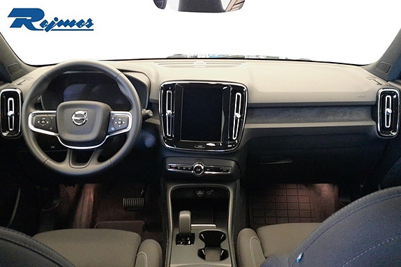 Volvo EX40 2 of 5