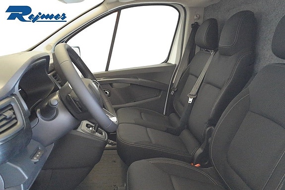 Renault Trafic 5 of 5