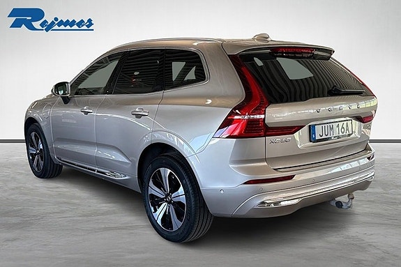 Volvo XC60 2 of 5