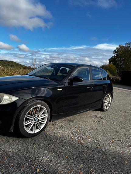 BMW 120d 2 of 5