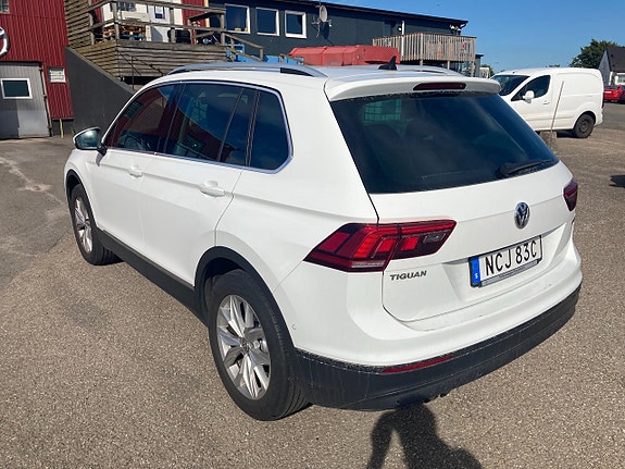 Volkswagen Tiguan 4 of 5