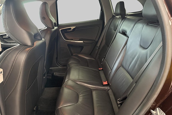 Volvo XC60 19 of 21