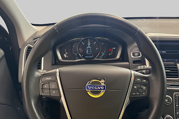 Volvo XC60 11 of 21